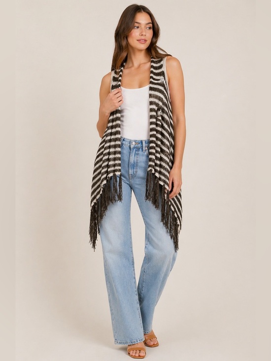 Daytrip Tops - Daytrip Grey Cream Open Weave Fringed Vest